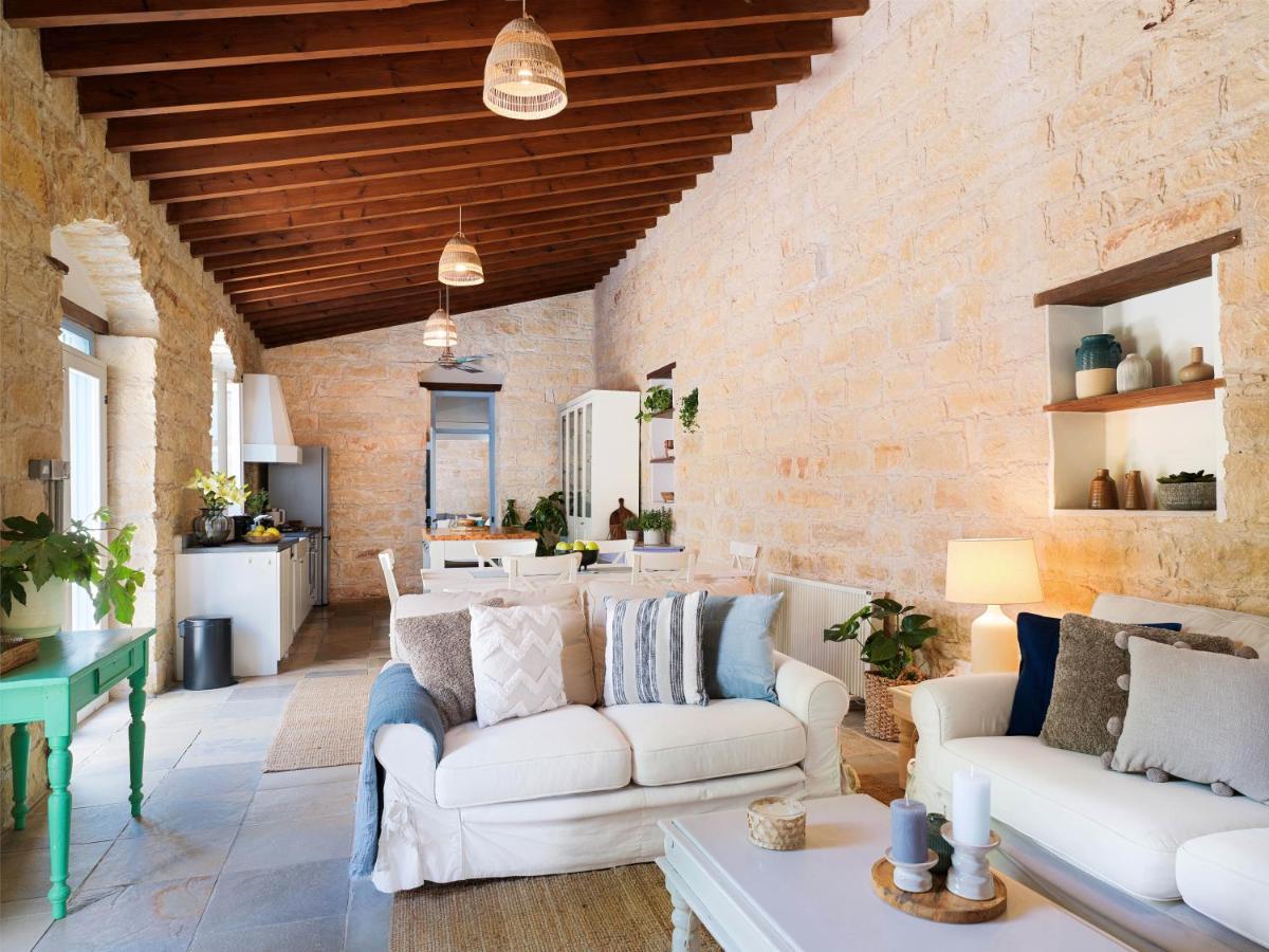Villa Avgoustis Pachna 외부 사진