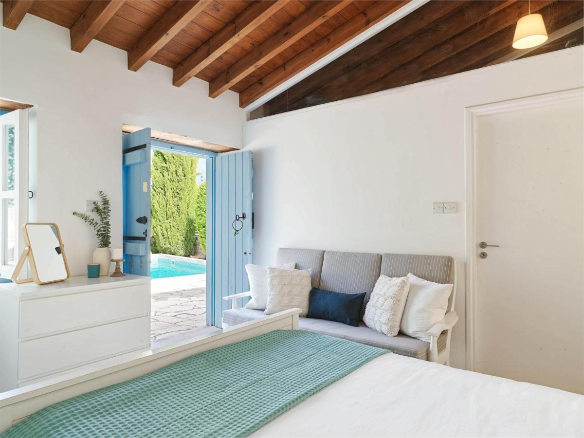 Villa Avgoustis Pachna 외부 사진