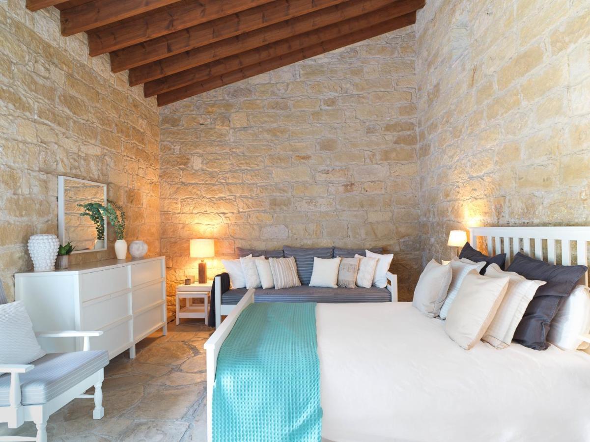 Villa Avgoustis Pachna 외부 사진