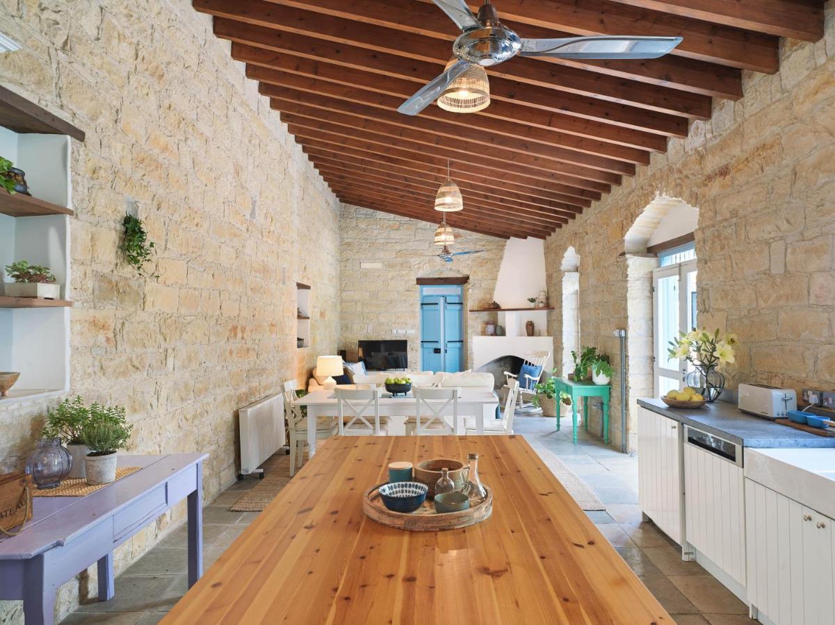 Villa Avgoustis Pachna 외부 사진